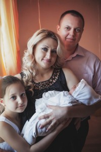 10-krasivaja-vypiska-iz-roddoma-fotosessija-s-malenkimi-detmi